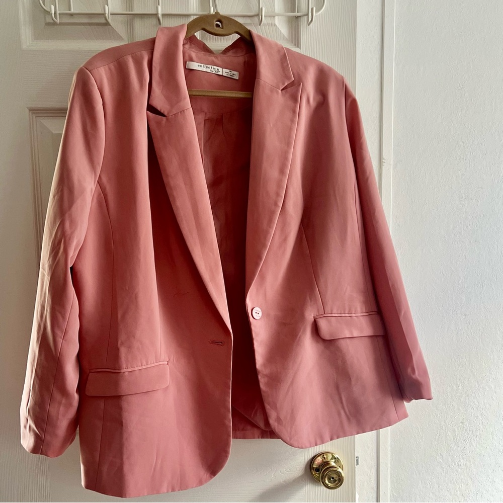 Elegant Women's Blush‎ Blazer